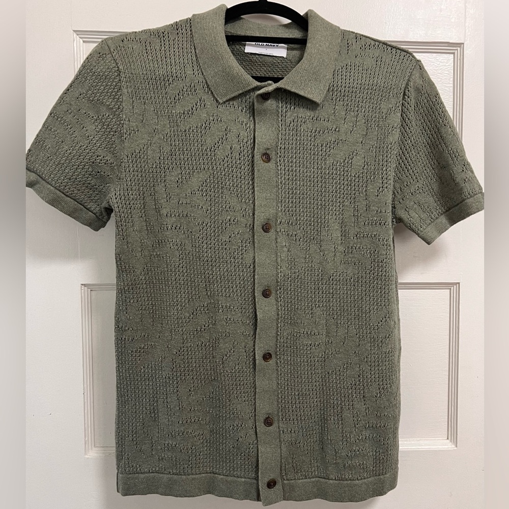 OLD NAVY Men’s Textured Olive Green Button Down Shirt